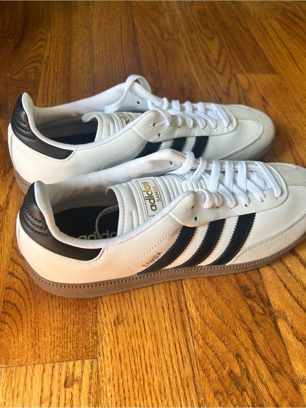 New Samba Spikeless Golf Shoes in White with Black Stripes Men’s Size 12